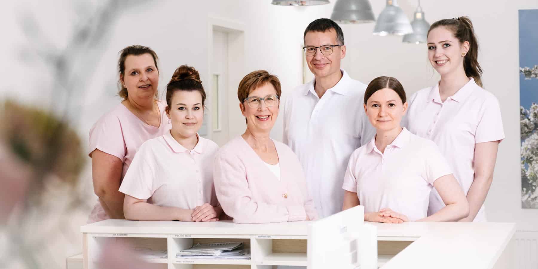 Zahnarzt Pinneberg – Dr. Philip Kummerer – team2 Zahnarzt Pinneberg - Dr. Philip Kummerer - team2